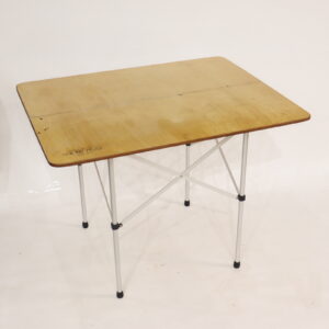 フォールディングテーブル